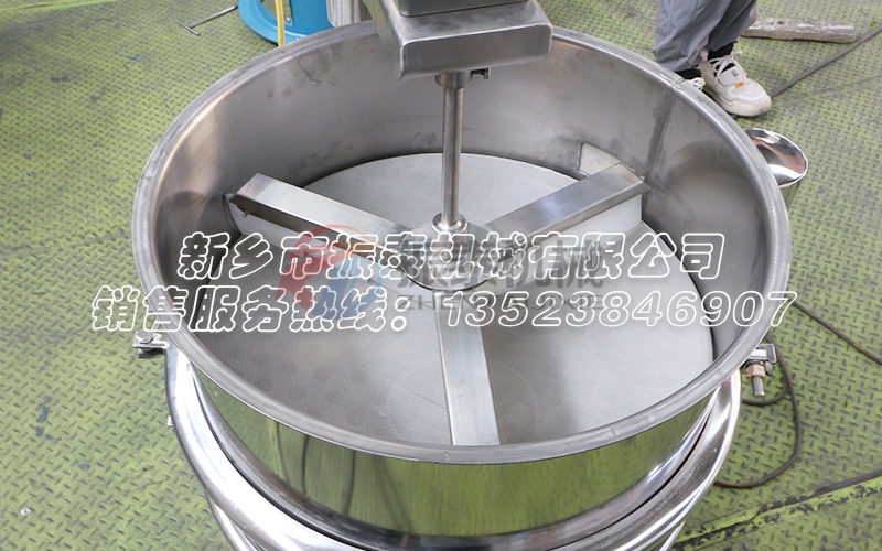 什么是強(qiáng)制振動(dòng)篩？是在振動(dòng)篩篩面加刮板嗎？